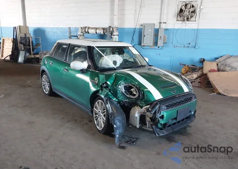2024 Mini Cooper S z USA, uszkodzony, nr VIN WMW53DK03R2U84195